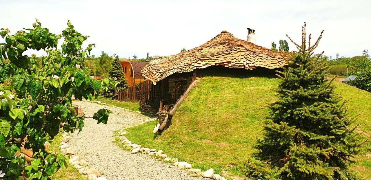 Valea Celor Doisprezece Complex *
